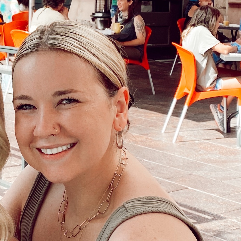 Meet your Posher, Hannah